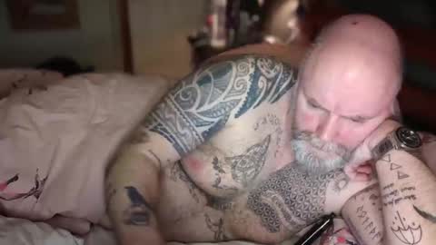 Snapshot of tattooeddilf01 chatting on January 24, 2025, 1:35 am Tattooeddilf 01 online show from January 24, 2025, 1:35 am
