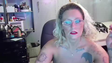Snapshot of tattooeddirtyteacher chatting on January 22, 2025, 9:24 am Lisa Lovely online show from January 22, 2025, 9:24 am