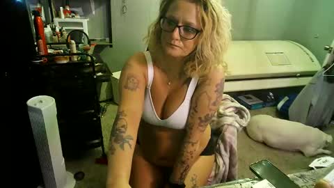 Snapshot of tattooeddirtyteacher chatting on February 17, 2025, 8:52 am Lisa Lovely online show from February 17, 2025, 8:52 am