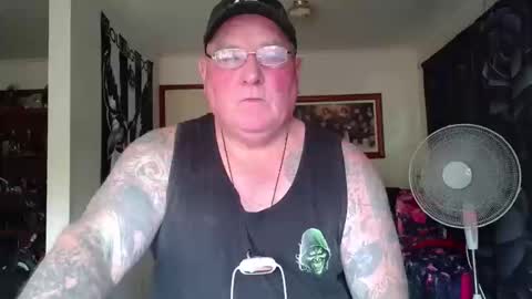 tattzsexy online show from May 2, 2026, 2:05 am