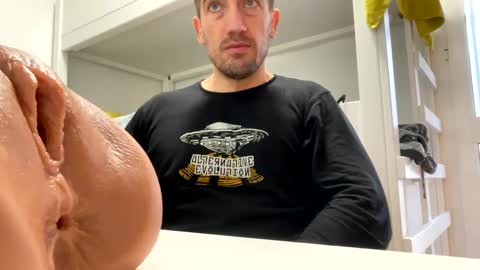 Tatuador40 online show from December 8, 2024, 12:41 pm