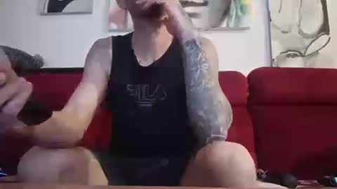 Snapshot of tatuadorhotxxx chatting on May 18, 2026, 6:58 pm Tatuado20cm online show from May 18, 2026, 6:58 pm