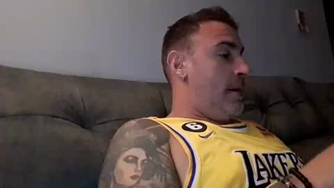 tatuadovalencia online show from October 6, 2025, 7:22 pm