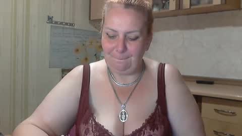 tatyanka_ online show from November 18, 2025, 4:39 am