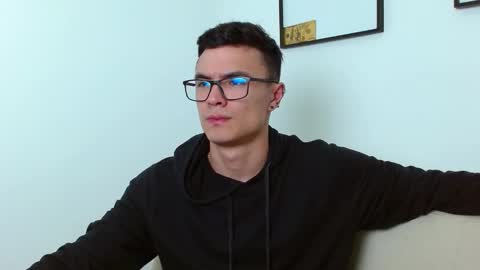 taurus4k online show from December 17, 2024, 3:39 am