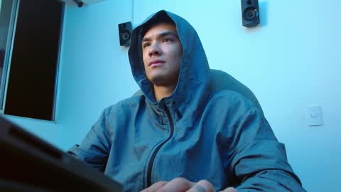 taurus4k online show from February 12, 2025, 2:24 am