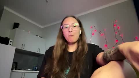 Mia online show from January 13, 2026, 2:22 pm