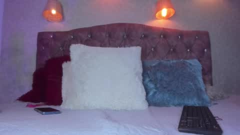 Taylor Duran. online show from January 29, 2025, 11:51 am