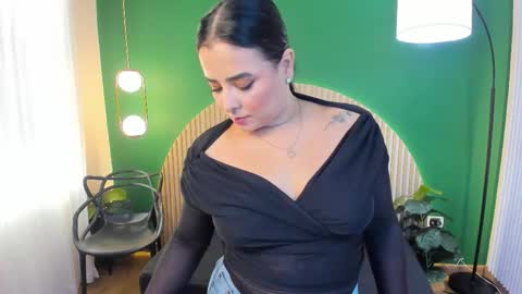 Taylor Bennet online show from December 21, 2025, 11:39 am