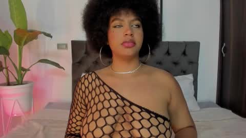 Taylor  online show from November 16, 2025, 4:29 am