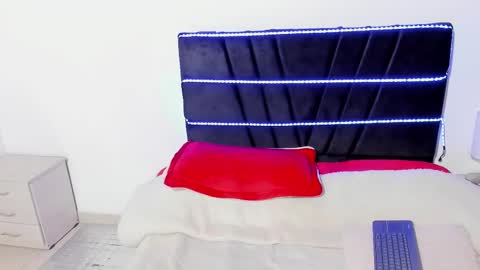 Snapshot of taylormaccurdy_ chatting on February 3, 2026, 4:34 pm taylormaccurdy_ online show from February 3, 2026, 4:34 pm