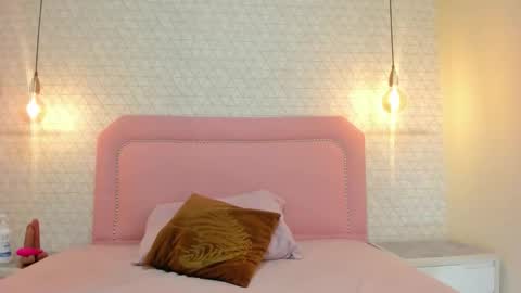 TAYLOR  online show from March 24, 2026, 3:22 am