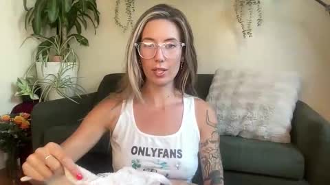 Snapshot of taylorslittlekingdom chatting on January 12, 2026, 3:23 am Taylor online show from January 12, 2026, 3:23 am