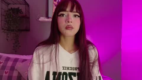 TAYLOR  online show from November 15, 2025, 11:51 am