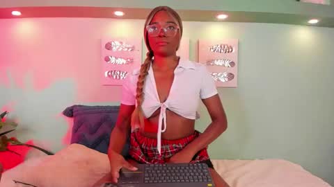 taylor online show from December 3, 2025, 12:36 pm