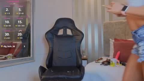 Snapshot of tayra_pradit chatting on December 2, 2025, 8:26 pm tayra online show from December 2, 2025, 8:26 pm