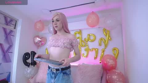 Snapshot of tayzon_foxxx chatting on December 13, 2024, 2:38 pm Sofia online show from December 13, 2024, 2:38 pm