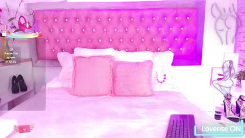 Snapshot of tayzon_foxxx chatting on September 16, 2025, 12:50 pm Sofia online show from September 16, 2025, 12:50 pm