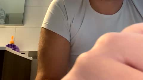 Tbest1986 online show from November 29, 2025, 2:42 pm