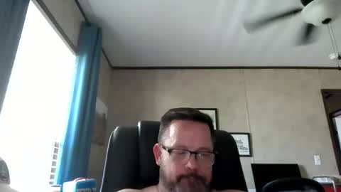 Snapshot of tdhawk87 chatting on April 27, 2026, 9:35 pm tdhawk87 online show from April 27, 2026, 9:35 pm