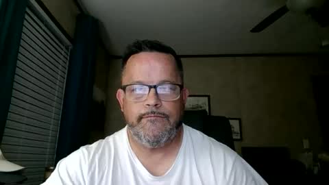 Snapshot of tdhawk87 chatting on June 8, 2026, 10:04 am tdhawk87 online show from June 8, 2026, 10:04 am