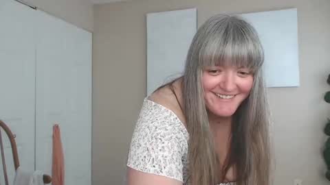 Snapshot of teases chatting on October 5, 2025, 5:00 pm teases online show from October 5, 2025, 5:00 pm