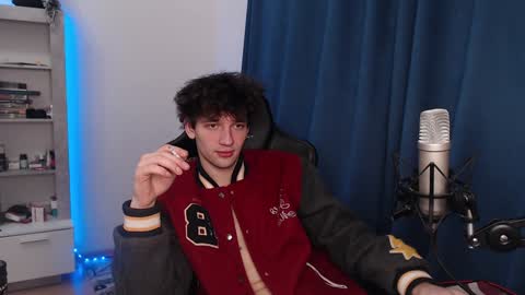 Snapshot of teddy_mode chatting on December 18, 2024, 10:02 pm Teddy online show from December 18, 2024, 10:02 pm