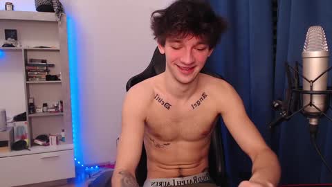 Snapshot of teddy_mode chatting on December 19, 2024, 2:02 pm Teddy online show from December 19, 2024, 2:02 pm