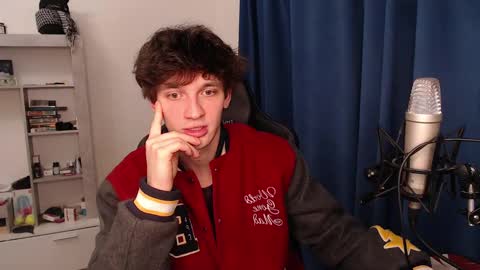 Snapshot of teddy_mode chatting on December 29, 2024, 1:24 am Teddy online show from December 29, 2024, 1:24 am