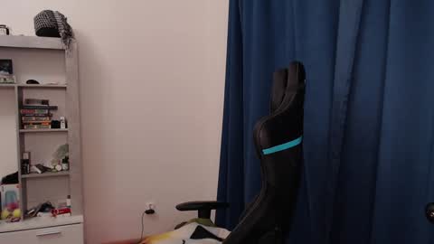 Snapshot of teddy_mode chatting on February 4, 2025, 5:53 am Teddy online show from February 4, 2025, 5:53 am