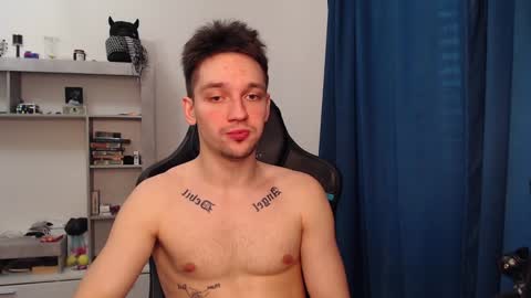 Snapshot of teddy_mode chatting on February 7, 2025, 8:01 am Teddy online show from February 7, 2025, 8:01 am