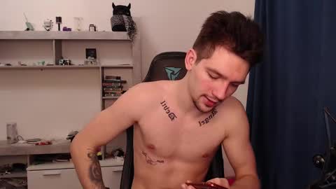 Snapshot of teddy_mode chatting on February 12, 2025, 6:19 am Teddy online show from February 12, 2025, 6:19 am