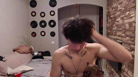 Snapshot of teddy_mode chatting on December 2, 2025, 7:57 am Teddy online show from December 2, 2025, 7:57 am