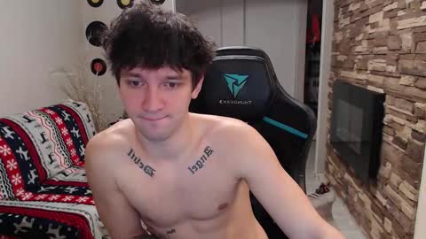 Snapshot of teddy_mode chatting on December 3, 2025, 7:16 am Teddy online show from December 3, 2025, 7:16 am