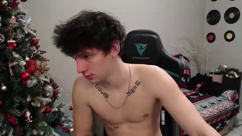 Snapshot of teddy_mode chatting on December 14, 2025, 4:29 am Teddy online show from December 14, 2025, 4:29 am