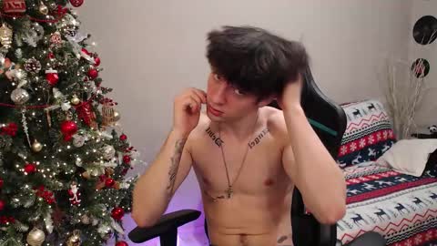 Snapshot of teddy_mode chatting on December 21, 2025, 10:28 pm Teddy online show from December 21, 2025, 10:28 pm