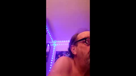 Snapshot of tedestep2 chatting on April 1, 2026, 3:51 am tedestep2 online show from April 1, 2026, 3:51 am