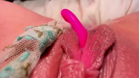 Snapshot of teeencutee chatting on February 20, 2026, 6:19 am Monika --------------2 stream 700 GMT day online show from February 20, 2026, 6:19 am