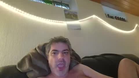 Peter online show from November 9, 2025, 7:28 am