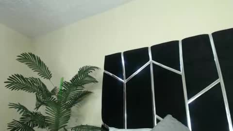 Kittie online show from April 23, 2026, 2:24 am