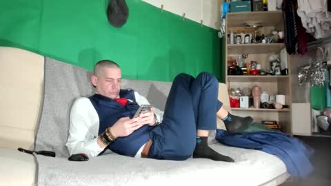 Virg Lszl online show from February 3, 2026, 6:22 am