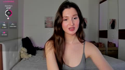 Snapshot of tender_babyy chatting on December 25, 2024, 2:23 pm Sexy girl Li online show from December 25, 2024, 2:23 pm