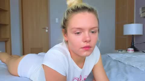 Snapshot of tenderlovesss chatting on May 5, 2026, 3:03 am Amanda and Kenny online show from May 5, 2026, 3:03 am