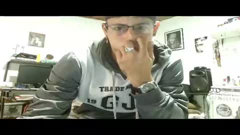 teoyes_ online show from December 17, 2025, 4:07 am