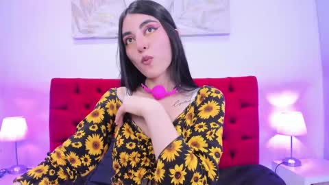 Snapshot of teresa_moon chatting on December 4, 2024, 8:07 pm TERESA Give me a good rating if you enjoy my show online show from December 4, 2024, 8:07 pm