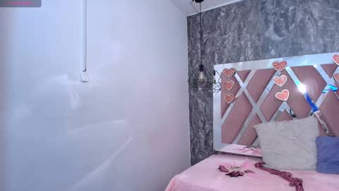 Terra Elowen online show from September 21, 2025, 11:45 am