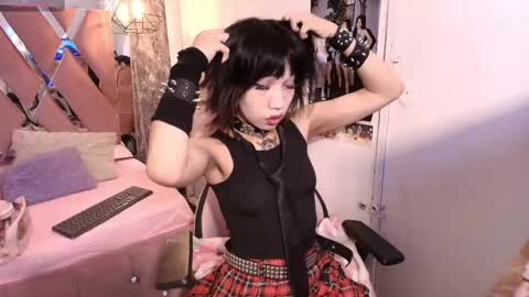 Terra Elowen online show from September 24, 2025, 11:35 am