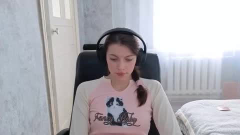 Anny Simpson online show from October 29, 2025, 4:26 am