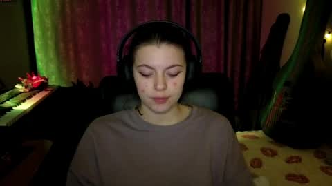 Anny Simpson online show from April 10, 2026, 9:41 pm