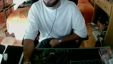 terwosdex online show from October 19, 2025, 2:07 pm